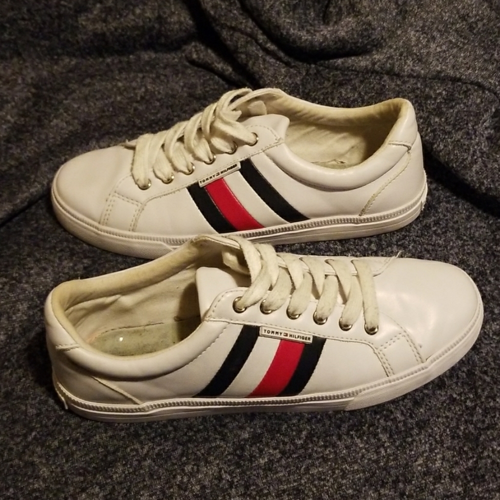 Tommy hilfiger sneakers 1 HOUR ONLY $12